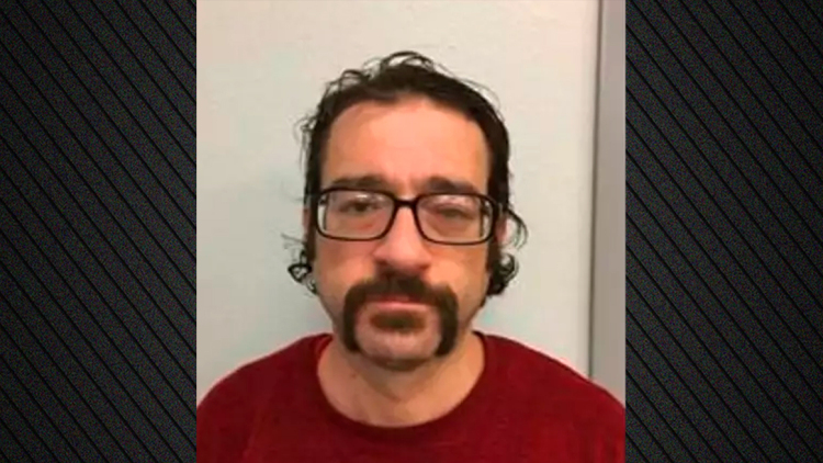 Τον αγαπήσαμε: Η αστυνομία ψάχνει ύποπτο και εκείνος απαντά κάτω από τη φωτογραφία του