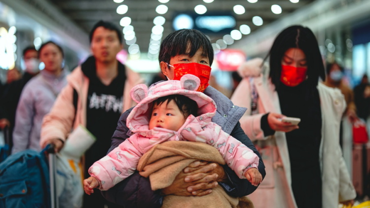Σε ιστορικό χαμηλό το ποσοστό γεννήσεων στην Κίνα, μειώθηκε για τέταρτη χρονιά ο πληθυσμός
