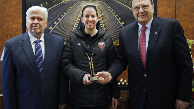 Η Ιωάννα Καρέλια θα στηρίξει αθλητές μέσω του προγράμματος «Υιοθετήστε έναν Αθλητή στο Δρόμο για το Λος Αντζελες»