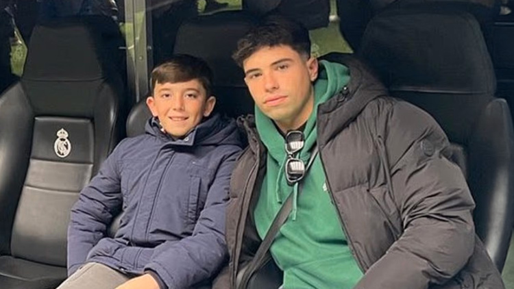 Η 6χρονη που έχασε γονείς, αδερφό και ξάδερφο, οι δημοσιογράφοι που είχαν το δώρο του βασιλιά Φελίπε - Τα πρόσωπα πίσω από την σιδηροδρομική τραγωδία στην Ισπανία