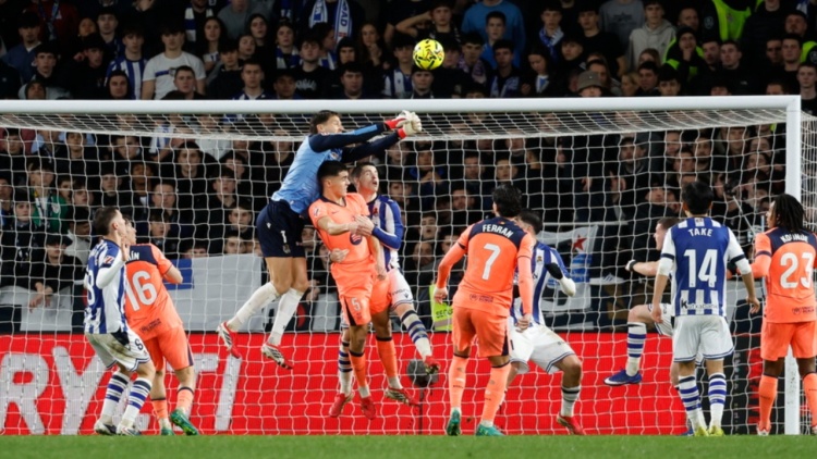 La Liga, Σοσιεδάδ-Μπαρτσελόνα 2-1: Τα δοκάρια κι ο Ρεμίρο φρέναραν τους Καταλανούς, δείτε τα γκολ 