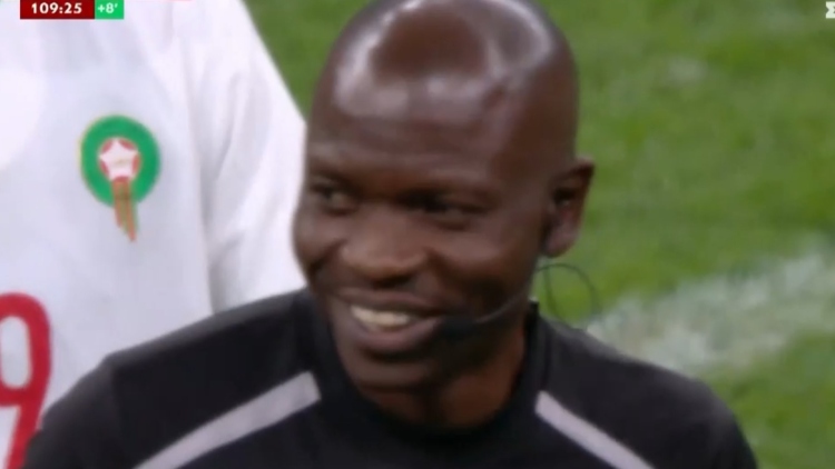 Κόπα Άφρικα: Ο διαιτητής του τελικού είχε φέρει το... χάος και εκείνος γελούσε, δείτε βίντεο