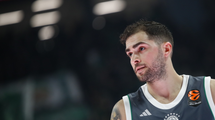 Τολιόπουλος: «Πάντα είμαι έτοιμος να βοηθήσω, θα ήθελα να είναι εδώ η γυναίκα μου με τον γιο μου να πανηγυρίσουμε μαζί»