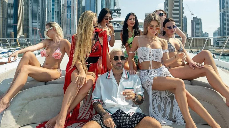 Ιδιωτικά τζετ, επώνυμες τσάντες και supercars: Η χλιδάτη ζωή των παιδιών της ιρανικής ελίτ ενώ χιλιάδες σφαγιάζονται