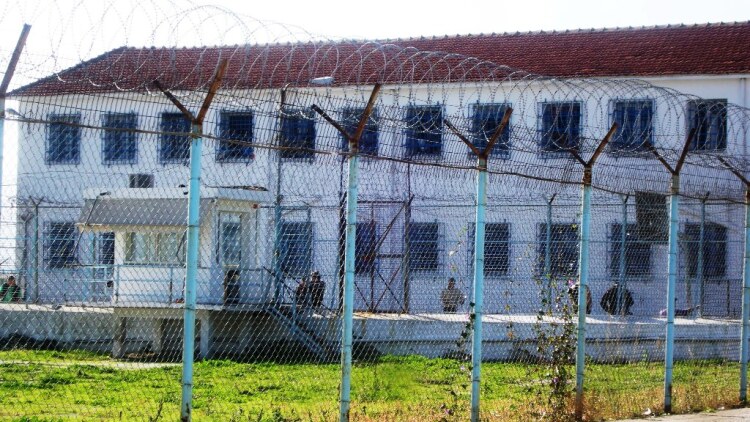 Φωτιά σε θάλαμο ανηλίκων στις φυλακές Κασσαβέτειας, γίνονται έρευνες και για κρούσματα φυματίωσης