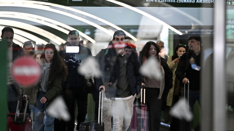 Δύο σιδηροδρομικά ατυχήματα στη Βαρκελώνη μετά την τραγωδία: Τουλάχιστον 15 τραυματίες από κατάρρευση τοιχίου
