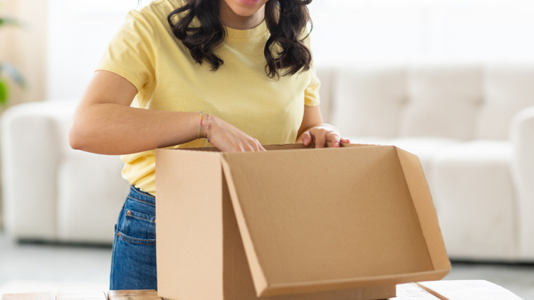 Τι είναι τα τυχερά Mystery Boxes: Τα κουτιά με το άγνωστο περιεχόμενο κάνουν την έκπληξη
