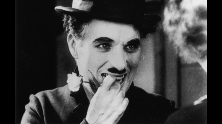 City Lights: Γιατί το τελευταίο πλάνο της ταινίας του Τσάρλι Τσάπλιν θεωρείται από τα κορυφαία στην ιστορία του κινηματογράφου