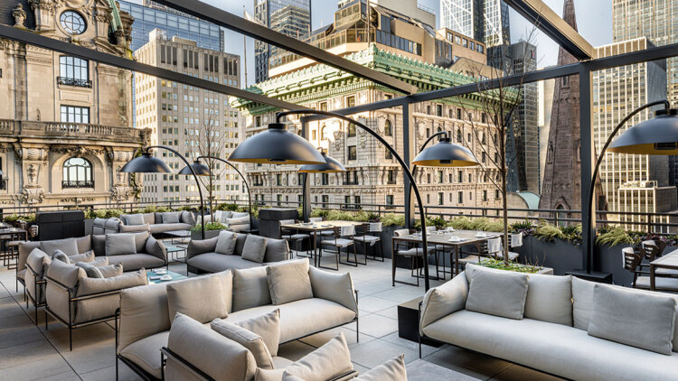 Πίσω από τις πόρτες 5 τοπ members club
