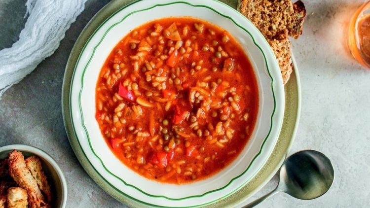 Φακόρυζο με ντομάτα
