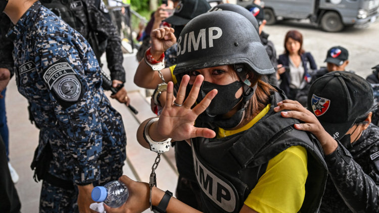 Φιλιππίνες: Νεαρή δημοσιογράφος καταδικάζεται για «χρηματοδότηση της τρομοκρατίας» σε δίκη που επικρίνεται έντονα