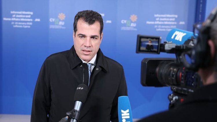 Πλεύρης από Λευκωσία: Έμφαση σε σύνορα, αποτροπή και επιστροφές μεταναστών