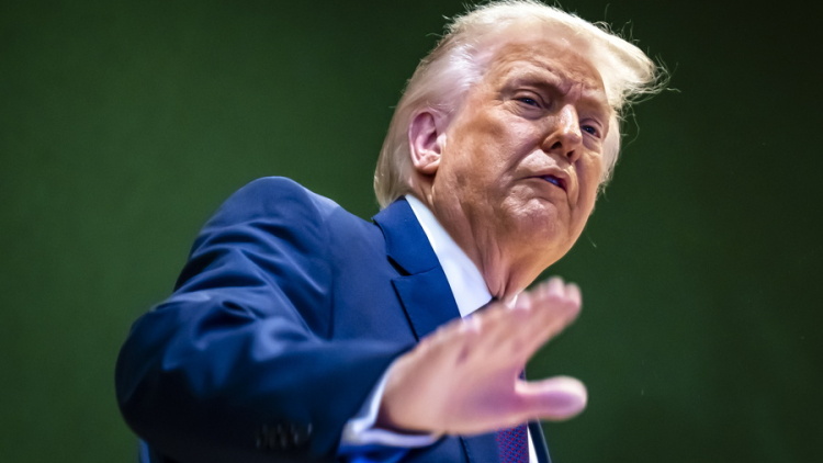 Τραμπ: Συζητάμε για  πλήρη πρόσβαση των ΗΠΑ στη Γροιλανδία χωρίς χρονικούς περιορισμούς