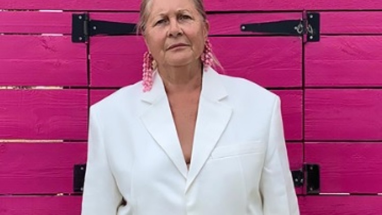 Η γιαγιά του Jacquemus μόλις έγινε η πρώτη -και πιο γλυκιά- brand ambassador της εταιρείας
