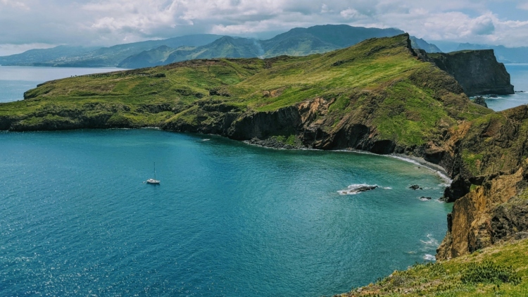 Η «Χαβάη της Ευρώπης» που κάνει ζέστη όλο τον χρόνο