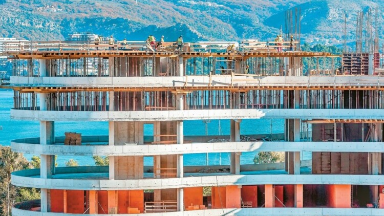 Ανάσα για οικοδομές με μπόνους ΝΟΚ: Aναστολή προστίμων και διευκόλυνση δικαιοπραξιών για όσα έχουν δικαστικές εμπλοκές