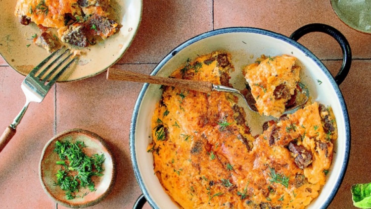 Brunch στο σπίτι με αυγά και τυριά, και πρωτεΐνη φυσικά