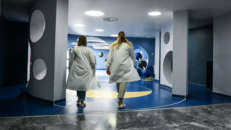 Διασωληνωμένο 3χρονο παιδί με γρίπη στο «Αγία Σοφία», στη ΜΕΘ και ένας 6χρονος