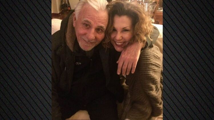 Το συγκινητικό «αντίο» της κόρης του Σπύρου Καρατζαφέρη: Έσβησες ήρεμα στην αγκαλιά μου, φίλησε μου τη μαμά