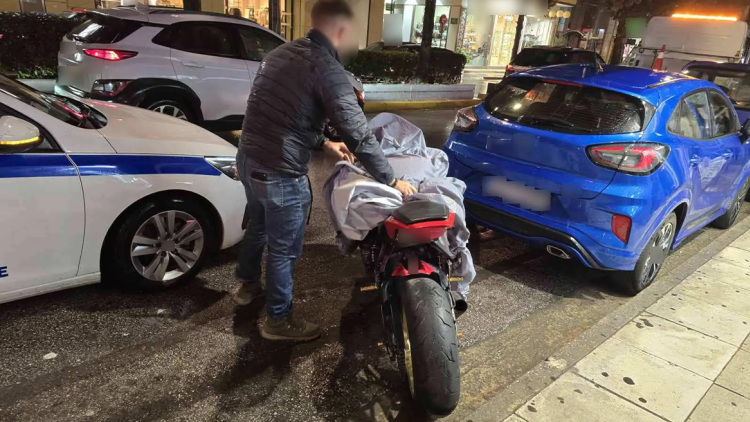 «Σήκωσα σούζα και φταίω»: Ταυτοποιήθηκε 22χρονος που έκανε επικίνδυνους ελιγμούς με μηχανή, βίντεο και φωτογραφίες