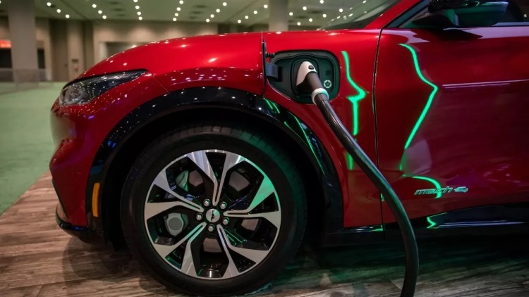 Ελλάδα: Θα συνεχιστεί η επιδότηση για ηλεκτρικά αυτοκίνητα;
