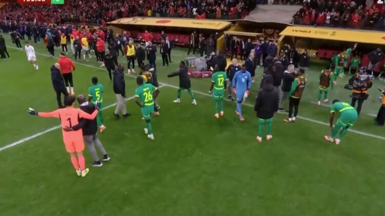 Ο πρωταγωνιστής του χάους στο Κύπελλο Εθνών Αφρικής «σπάει» τη σιωπή του: Το μποϊκοτάζ και τα σενάρια για «μαύρη μαγεία»