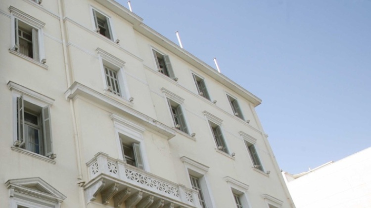 Δεν πωλείται το κτίριο του Πολεμικού Ναυτικού στην Πλατεία Κλαυθμώνος, το υπουργείο Άμυνας διαψεύδει δημοσιεύματα