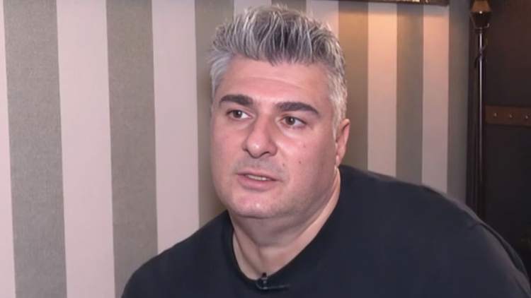 Νίκος Μωραΐτης για τον Akyla: Παίρνει τη σπασμένη σε κομμάτια εποχή που ζούμε και την κάνει τραγούδι, το βρίσκω ευφυές