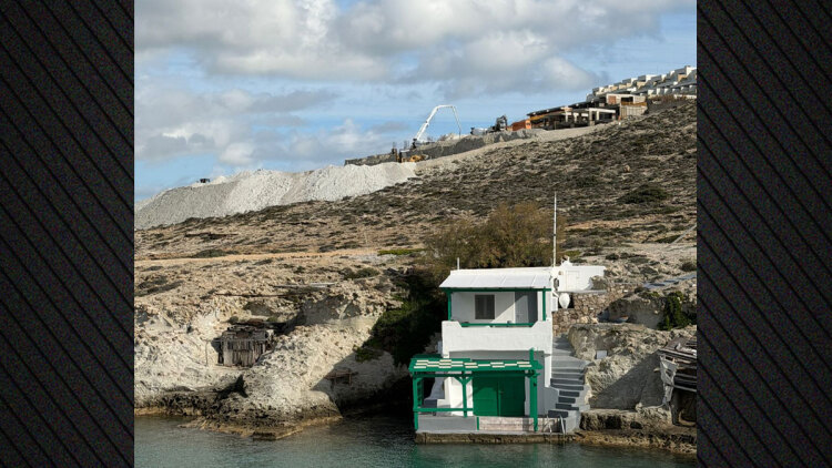 Συνεχίζεται κανονικά το οικολογικό έγκλημα στον Μύτακα της Μήλου: Δείτε βίντεο με το πεντάστερο White Coast