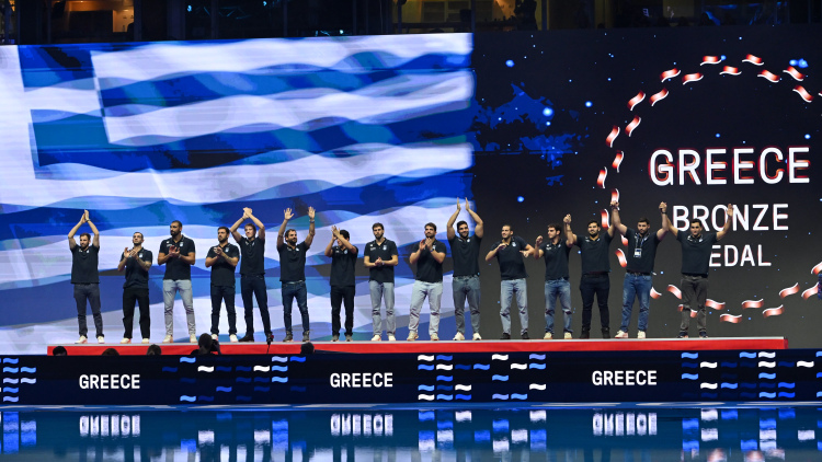 Ευρωπαϊκό πρωτάθλημα πόλο: Η απονομή του χάλκινου μεταλλίου στην Ελλάδα, οι 15 θριαμβευτές του Βελιγραδίου, βίντεο 