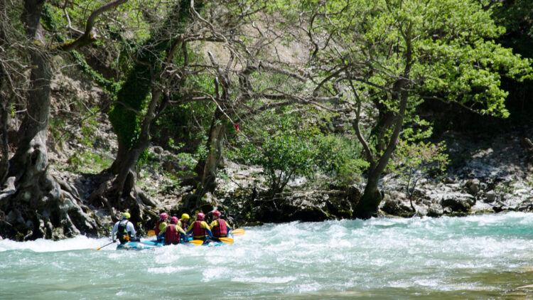 Ράφτινγκ στον Άραχθο: Δύο ώρες μέσα στο φαράγγι των Τζουμέρκων