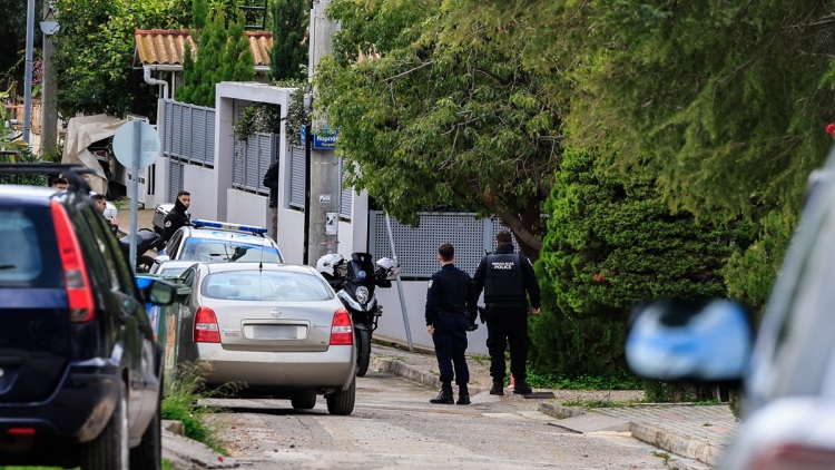 Δίωξη για ανθρωποκτονία στον 46χρονο πατροκτόνο της Γλυφάδας