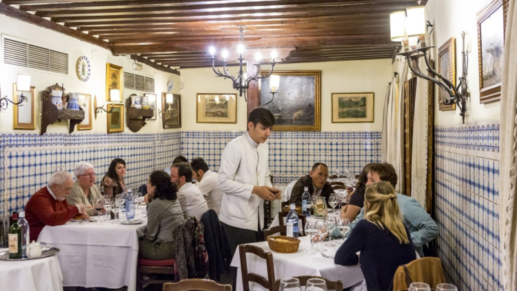 300 χρόνια ιστορίας: Ενα θρυλικό εστιατόριο παραμένει ανοιχτό – Τι σημαίνει για την τοπική οικονομία