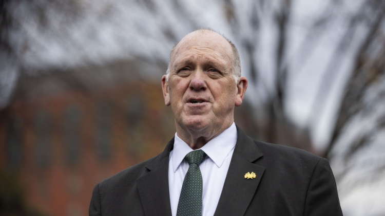 Στη Μινεσότα στέλνει ο Τραμπ τον «τσάρο των συνόρων» Τομ Χόμαν μετά τη δολοφονία του Πρέτι

