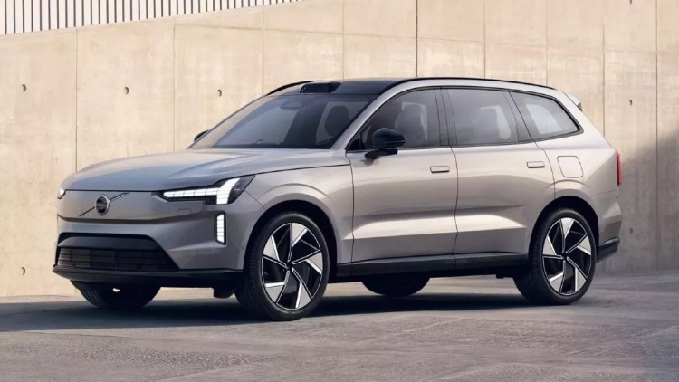 Υβριδική αναβάθμιση για τα Volvo XC40, XC60 και XC90