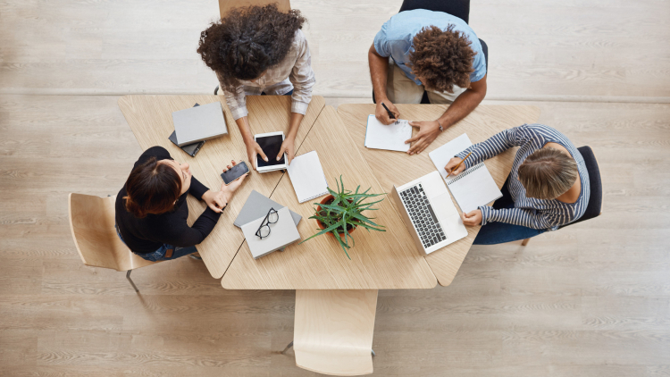 Γιατί το AI επηρεάζει περισσότερο την Αγγλία