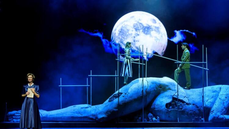 «Αλεξάνδρεια»: Παράταση για την επιτυχημένη παράσταση του θεάτρου Παλλάς