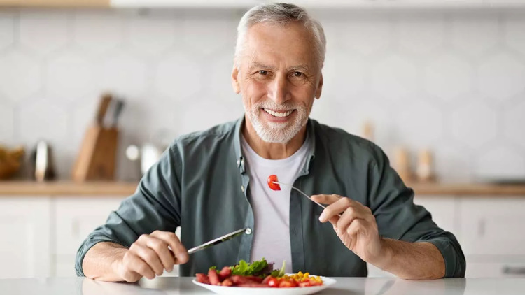 Κερδισμένοι στο ράλι της μακροζωίας οι κρεατοφάγοι; Η επιστήμη απαντά
