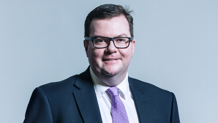 Δίωξη του πρώην βουλευτή Κόνορ ΜακΓκίν για σεξουαλική επίθεση  