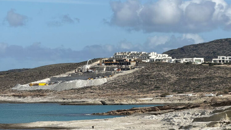 Το παράδειγμα της Μήλου και οι οικοδομικός πυρετός στα νησιά εν αναμονή του πολεοδομικού σχεδιασμού