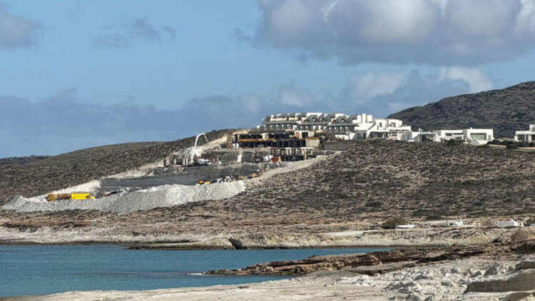 Μπλόκο από το ΣτΕ στο ξενοδοχείο White Coast της Μήλου