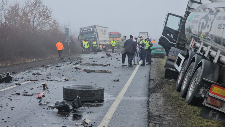 Σοκ και θρήνος για τους επτά οπαδούς του ΠΑΟΚ που σκοτώθηκαν στο δυστύχημα στη Ρουμανία, έχουν συνείδηση οι τρεις τραυματίες