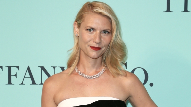 Κλερ Ντέινς για την εγκυμοσύνη στα 44: Κάλεσα τη γυναικολόγο μου ξεσπώντας σε σπαρακτικά κλάματα