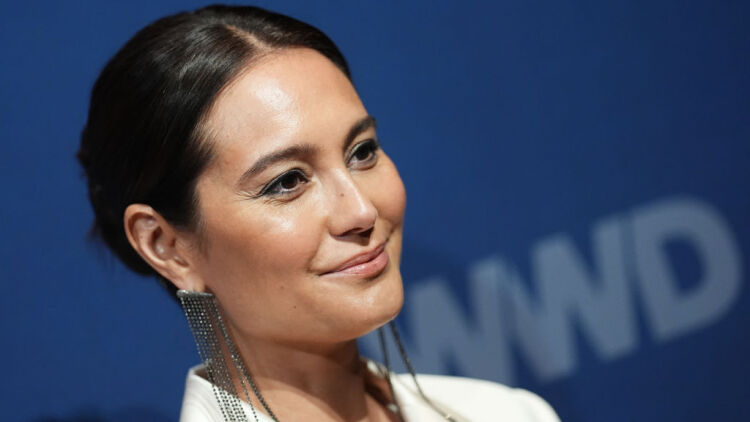 «Ο Μπρους Γουίλις δεν ξέρει τι του συμβαίνει»: Η σύζυγός του, Έμα, μίλησε για τη ζωή στο σπίτι με τον ηθοποιό