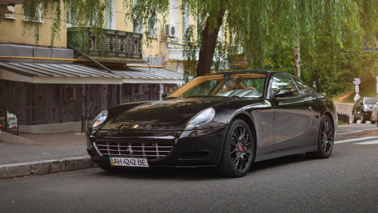 Πλειστηριασμοί: Τι «κλήρωσε» για Ferrari, Χριστοδουλόπουλο και ξενοδοχεία
