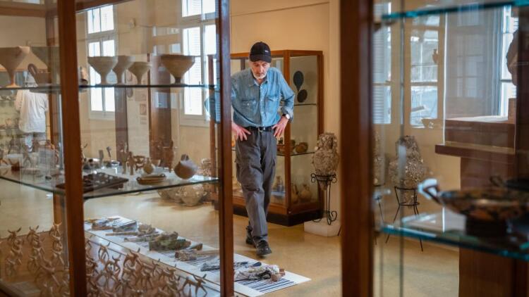 Πέθανε ο σπουδαίος εικαστικός Γιάννης Μπουτέας - Ποιο έργο του βλέπουμε καθημερινά στη στάση Κεραμεικός του Μετρό