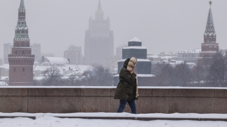 Πολλοί Ρώσοι νιώθουν περικυκλωμένοι από εχθρούς, δείχνει δημοσκόπηση