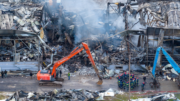 Πυροσβεστική: Πολύμηνη η διαρροή στη Βιολάντα, εξαιρετικά μεγάλες συγκεντρώσεις  προπανίου κάτω από το έδαφος και σπινθήρας οδήγησαν στη φονική έκρηξη