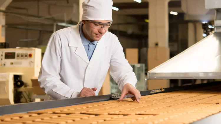 Αλεύρι, θερμότητα, υγραέριο: Ένα «εκρηκτικό» μείγμα στη βιομηχανία μπισκότων – Ένας καθηγητής εξηγεί
