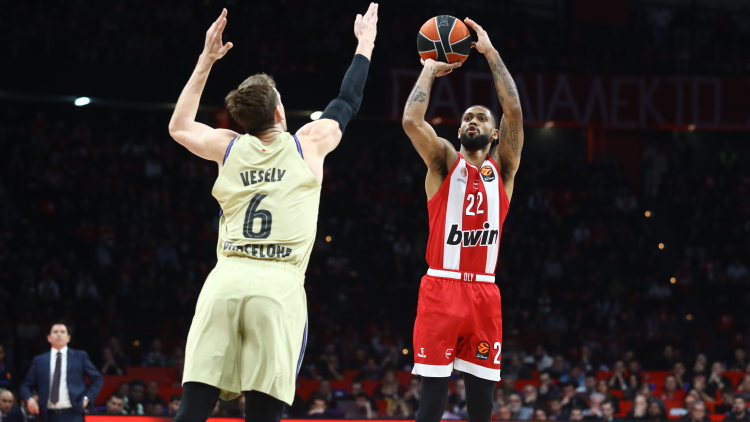 Ολυμπιακός - Μπαρτσελόνα 15-7 (Α' περίοδος): Live ο αγώνας στο ΣΕΦ 